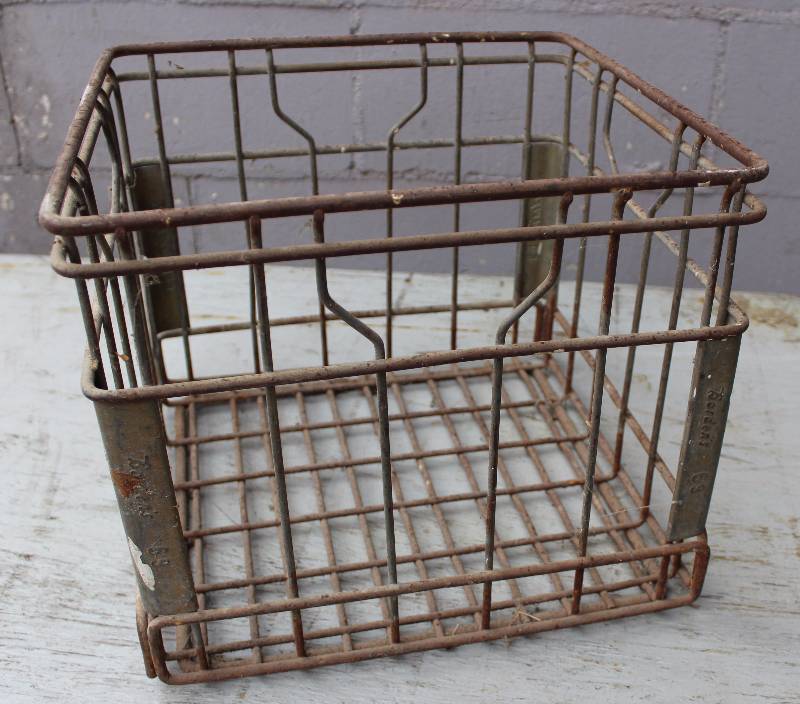 lot 3043 image: Metal Crate Marked Bordens 69 - Great find