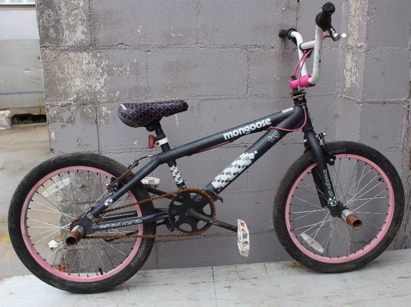 lot 3052 image: Mongoose Bicycle w Pegs -