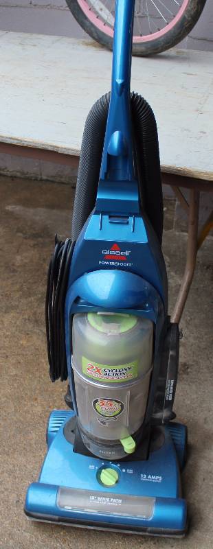 lot 3053 image: Bissell Power-Glide Vacuum - Works