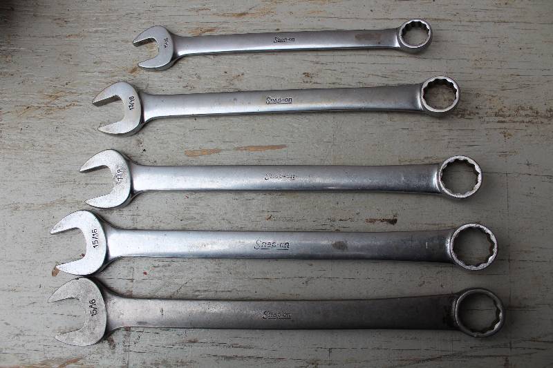 lot 3060 image: Lot of 5 Snap-On Combination Wrenches 1116 , 1316, 78 2-1516 - see photos