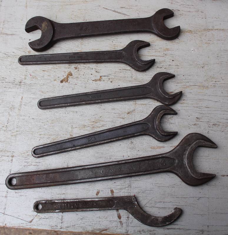 lot 3065 image: Lot of 6 Old Wrenches