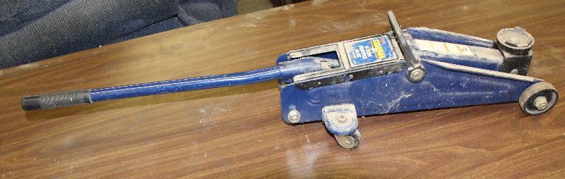 lot 3107 image: Guardian 2-Ton Jack - Works