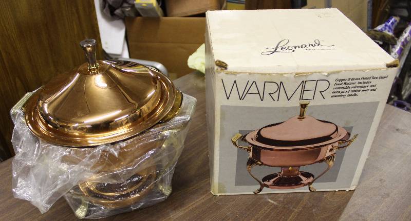 lot 3113 image: Food Warmer by Leonard - Looks new w original packaging