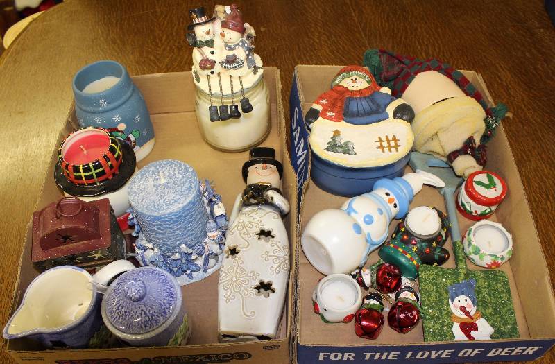 lot 3117 image: Lot of 2 Boxes of Snowman Dcor - See Photos