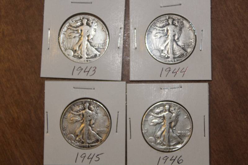 lot 3128 image: Lot of 4  Walking Liberty Half Dollar Silver 1943, 1944, 1945, 1946