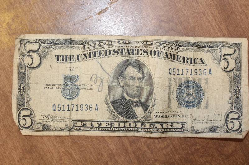lot 3140 image: 1934 C Five Dollar Silver Certificate w Seal
