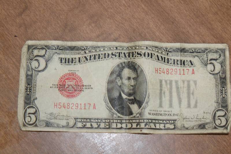 lot 3141 image: 1928 Five Dollar Red Seal Note