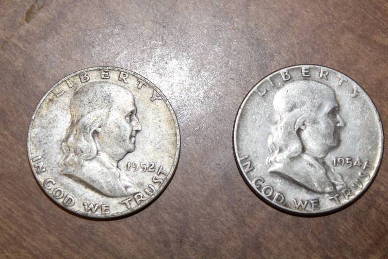 lot 3145 image: Lot of 2 - Franklin Half Dollars Silver 1952-D, 1954