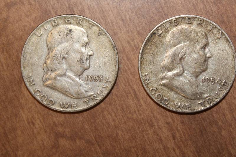 lot 3166 image: Lot of 2 Franklin Half Dollars Silver - 1953-D and 1954-D