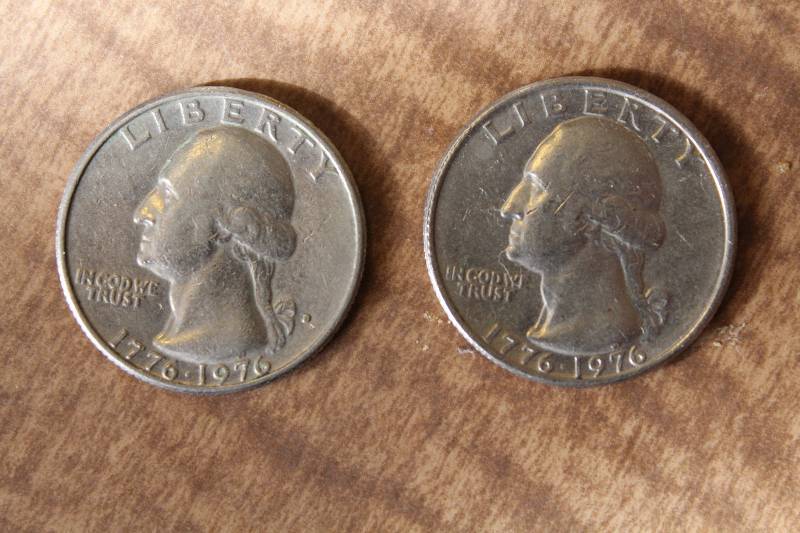 lot 3189 image: Lot of 2 - 1976 Bicentennial Quarters