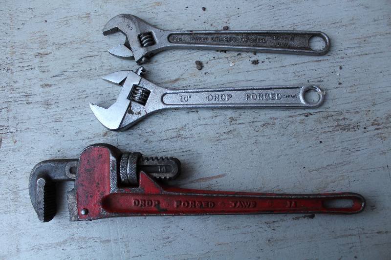 lot 3177 image: Pipe Wrench and 2 Adjustable Wrenches