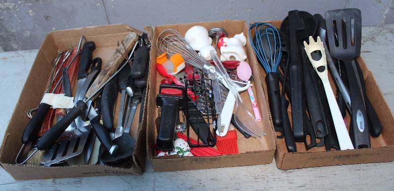 lot 3195 image: 3 Boxes of Kitchen Utensils