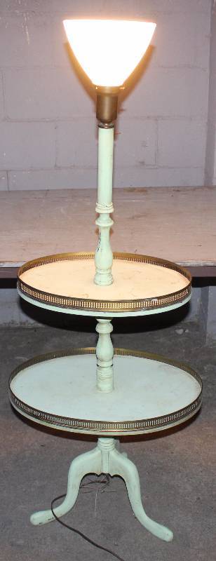 lot 3199 image: Floor Lamp w 2 Trays - works (bulb not included)