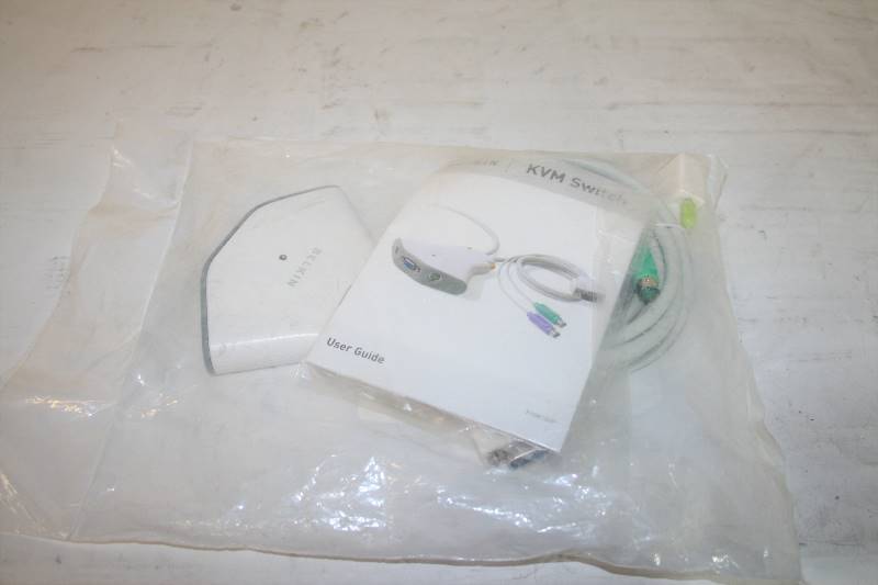 lot 508 image: AM KVM SWITCH 2-PORT W CABLES RHS