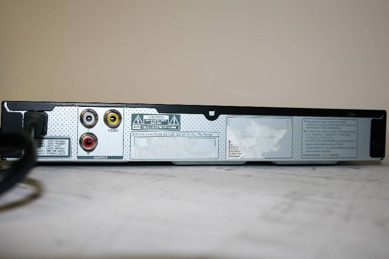lot 527 image: LG  DVDCD PLAYER DP132