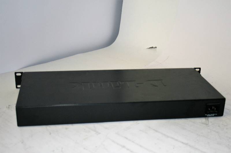 lot 536 image: D-LINK WEB SMART SWITCH DES-1228P