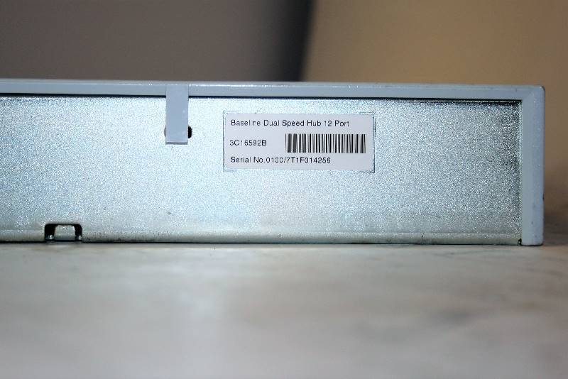 lot 538 image: 3COM BASELINE DUAL SPEED HUB 12 PORT 3C16592B