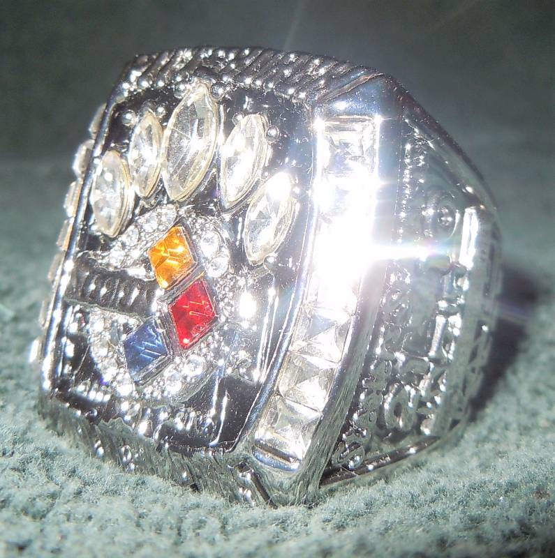 lot 209 image: Replica World Championship Ring Steelers Size 11-12