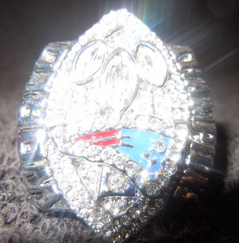 lot 228 image: Replica World Championship Ring Size 11-12 New England Patriots