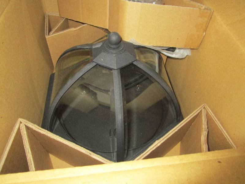 lot 290 image: Hanging Lamp
