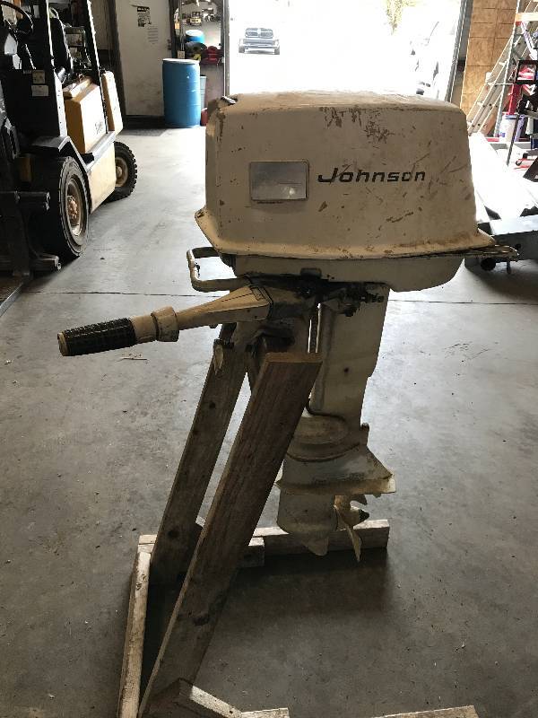 lot 108 image: 1961 JOHNSON 18HP OUTBOARD BOAT MOTOR