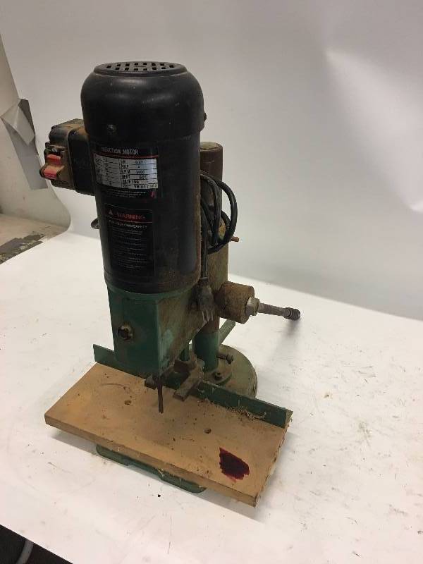 lot 177 image: GRIZZLY BENCH TOP MORTISING MACHINE