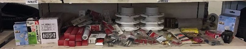 lot 126 image: LARGE HARDWARE LOT