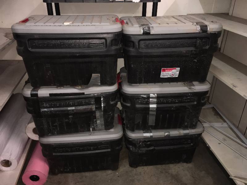 lot 131 image: LOT OF 6 PLASTIC TUBS
