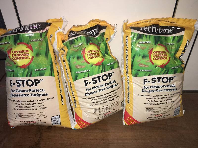 lot 133 image: 3 BAGS OF F-STOP FERTILIZER