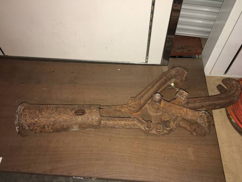 lot 134 image: VINTAGE RAILROAD SPIKE PULLER