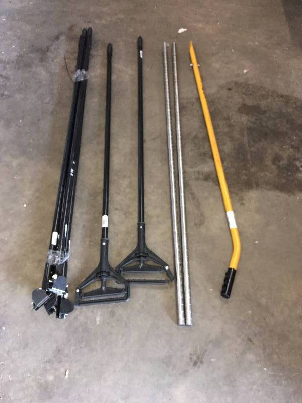 lot 150 image: LOT OF HANDLE GOODS