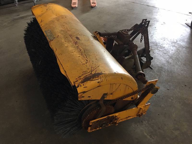 lot 159 image: SWEEPSTER 3 PT. BROOM