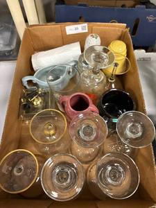 lot 20 image: Box lot- glassware, shakers, vase, wine glasses