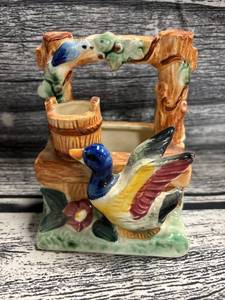 lot 24 image: Vintage duck well planter, excellent condition