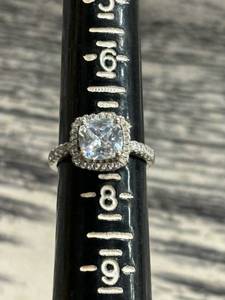lot 43 image: Cubic zirconia Ring, size 7