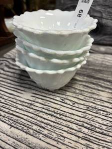 lot 89 image: 4- milkglass custard bowls