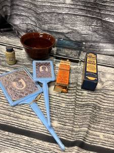 lot 122 image: Box lot- misc treasure