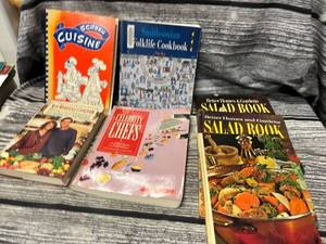 lot 124 image: Misc cook books