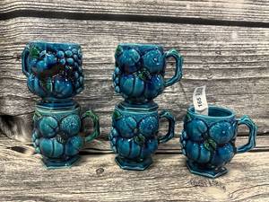 lot 165 image: Vintage mood indigo, by inarco-5, mugs