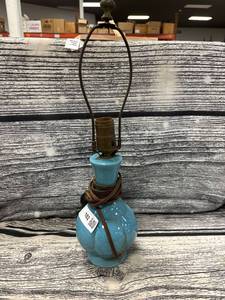 lot 182 image: Vintage blue, porcelain lamp, no shade