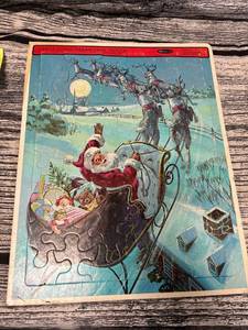 lot 202 image: vintage 1966 Santa Claus puzzle, Whitman