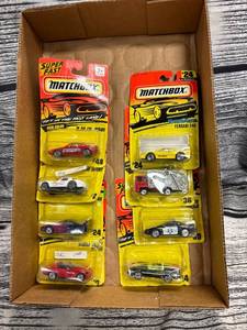 lot 221 image: 8-Vintage 1995 Matchbox cars