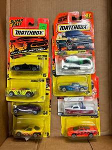 lot 222 image: 8- Vintage 1995 Matchbox cars