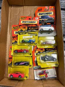 lot 224 image: 8- Vintage 1995 Matchbox cars