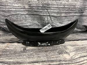 lot 233 image: Vintage pottery centerpiece, Planter