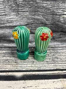 lot 254 image: Vintage Japan made cactus salt and pepper shaker