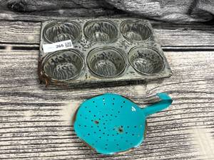 lot 265 image: Vintage gray granite wear muffin pan, granite wear skimmer
