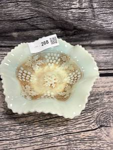 lot 268 image: Northwood grape pattern, custard glass uranium bowl