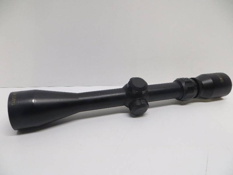 lot 2067 image: TASCO WORLD CLASS HUNTING RIFLE SCOPE MATTE BLACK TV WIDE VIEW DUPLEX DWC39X40TV