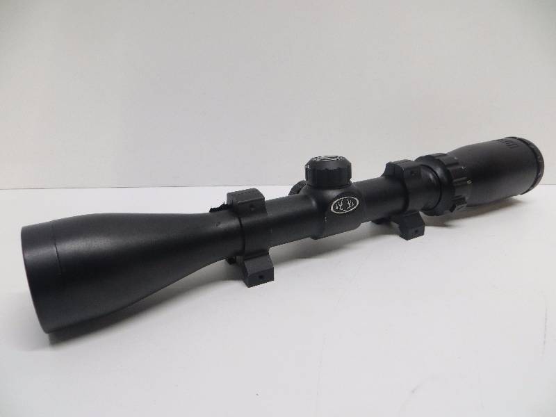 lot 2077 image: Bushnell Sportsman Rifle Scope 3-9x 40mm 3-2-1-Low Light Reticle Matte